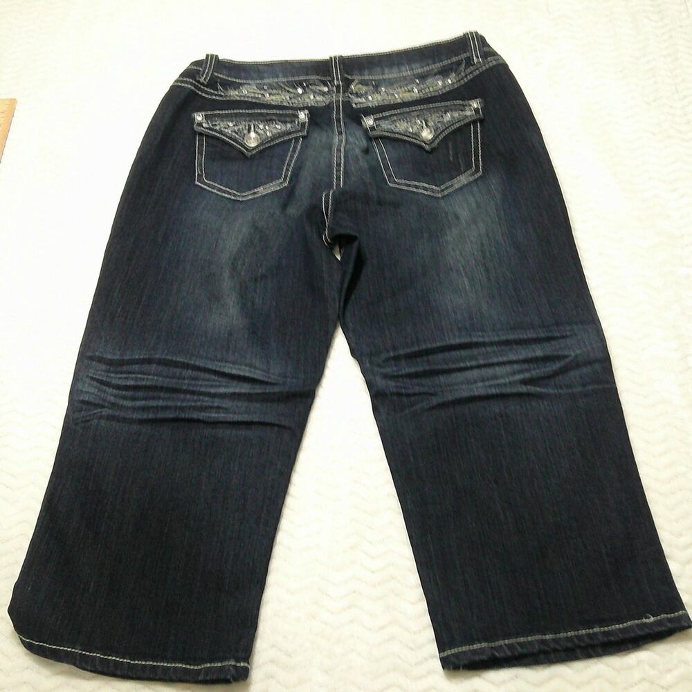 Cato Premium Bejeweled Capris Women's Size 16 Dar Wash Embellished Jeans NWOT